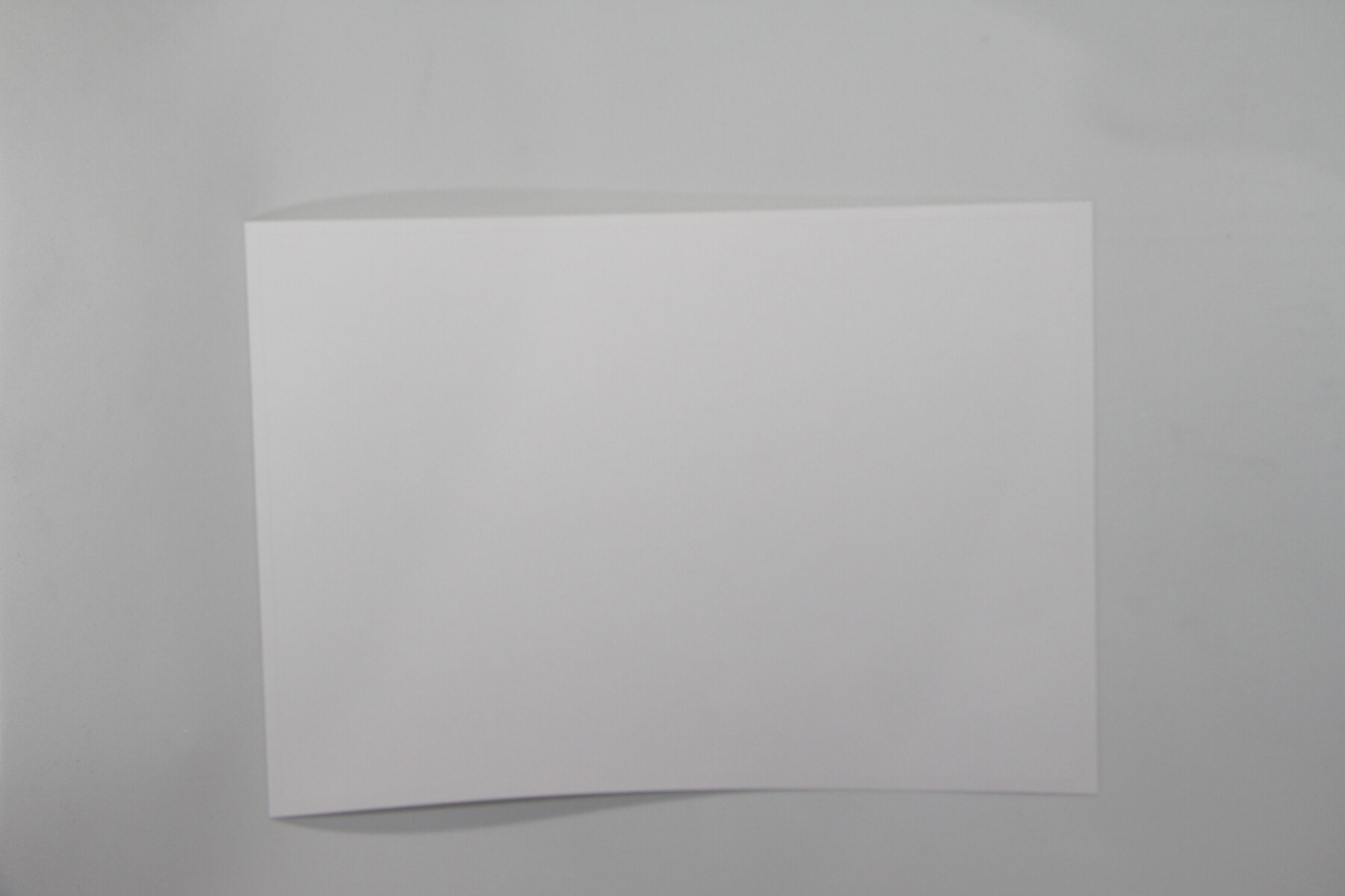 ETIQUETA ADHESIVA ROTOLA HOJA SUELTA A4 