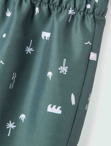 CONJUNTO DE NIÑO CON BERMUDA ESTAMPADA GRIS