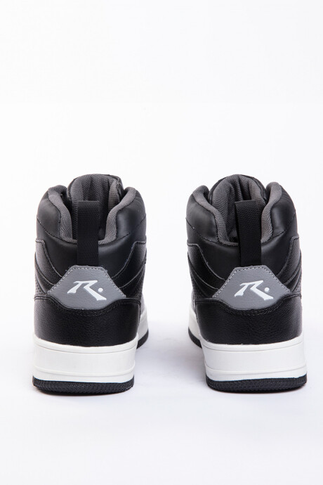 CHAMPIONES YEKER RUSTY Negro