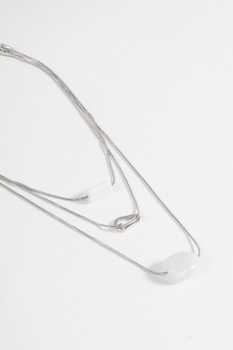 Collar triple plateado