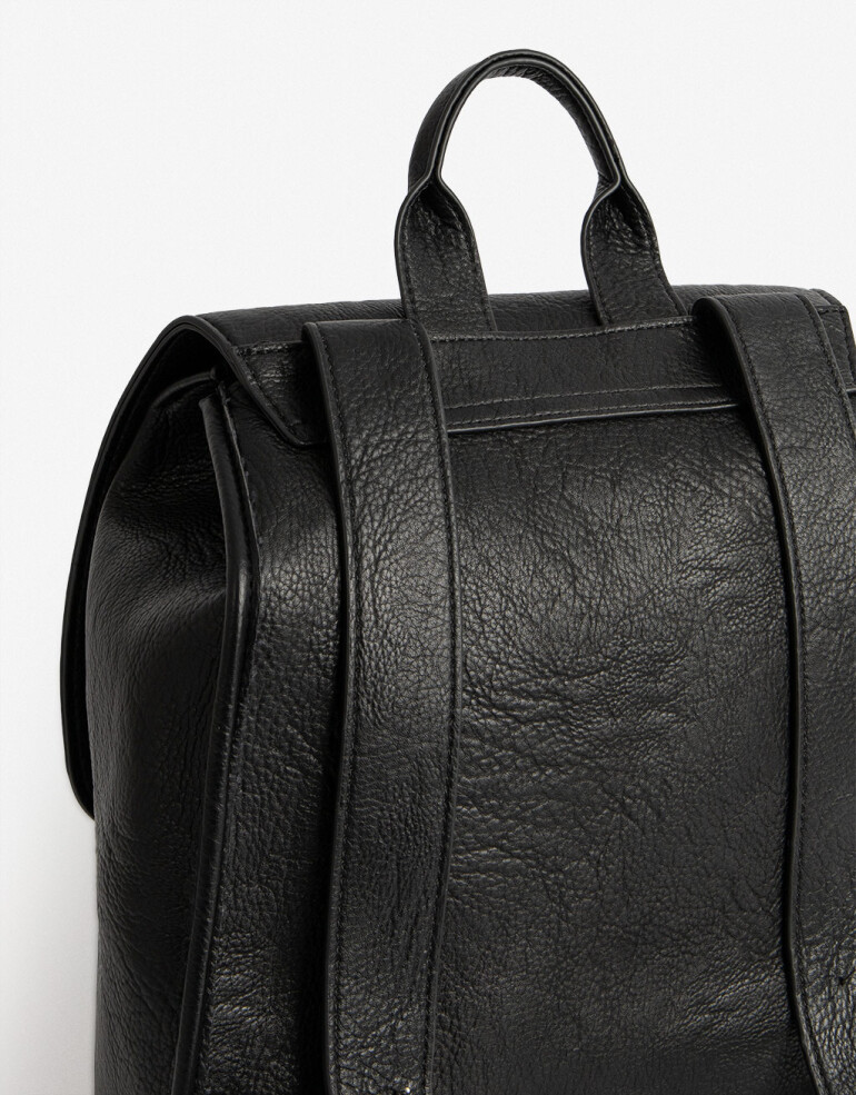 Mochilas Urbanas Mochila Con Solapa Negra - Negro