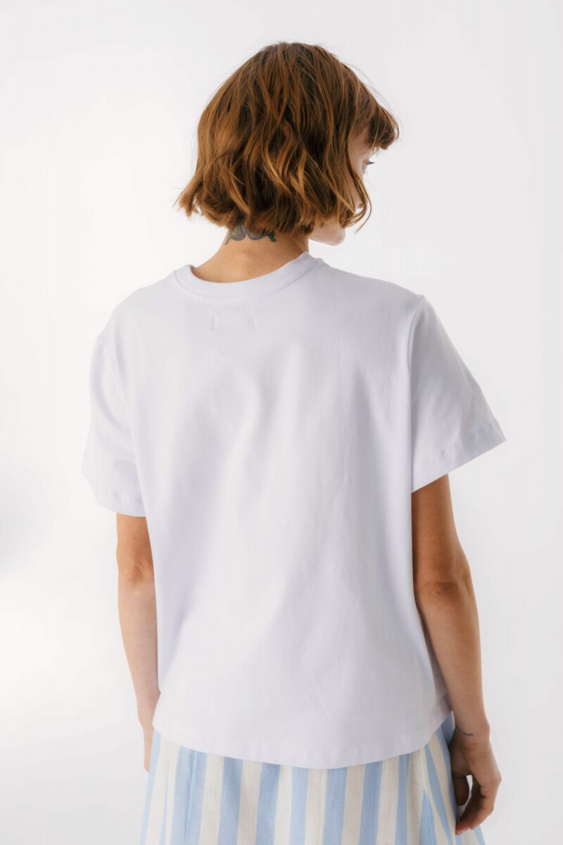Remera Flowers Club Jarrones