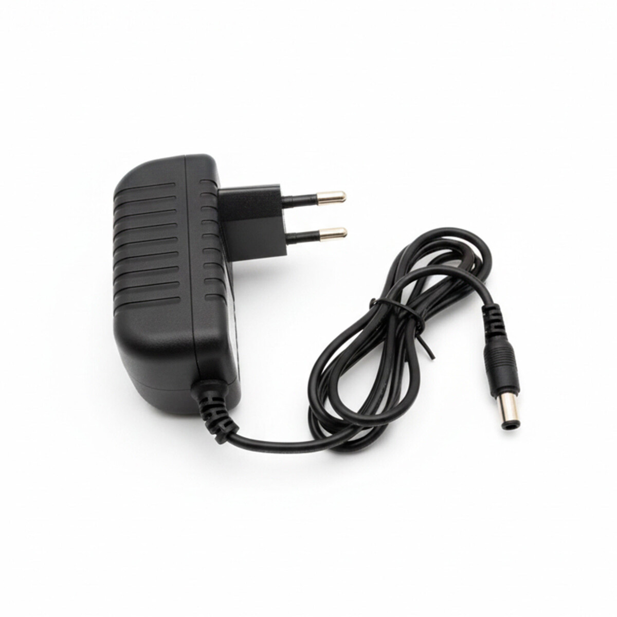 Cargador Para Notebook Laptop Ceibal 12V 2A 5x1 35mm - Color Negrpo 