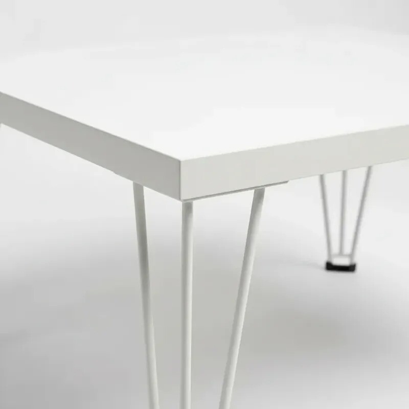 Mesa Ratona blanca con patas de metal - PRODUCTO CON DETALLES Mesa Ratona blanca con patas de metal - PRODUCTO CON DETALLES