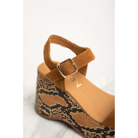 Sandalia Plataforma Gamuza Cuero Camel