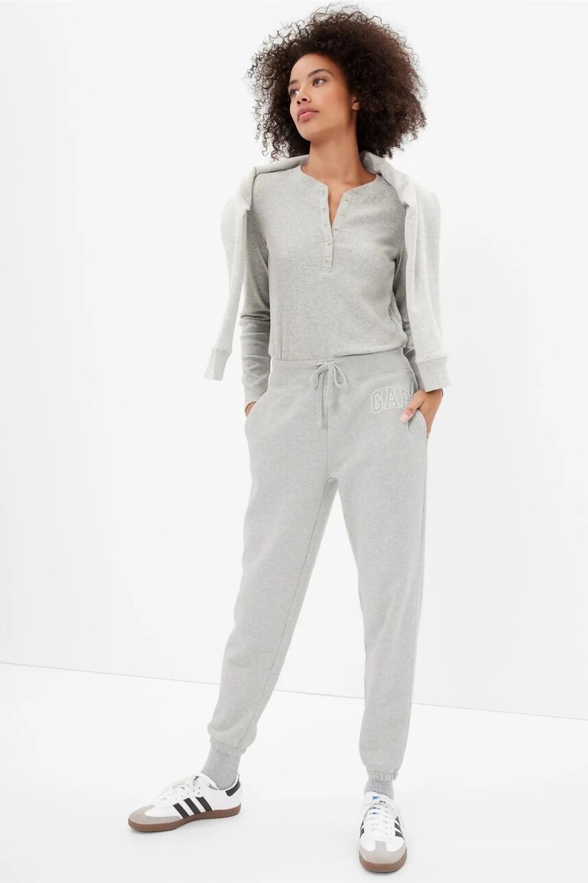 Pantalón Deportivo Logo Gap Con Puño Mujer Light Heather Grey B08