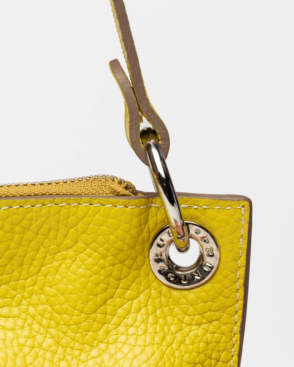 Mini bag Anya en cuero graneado Lima