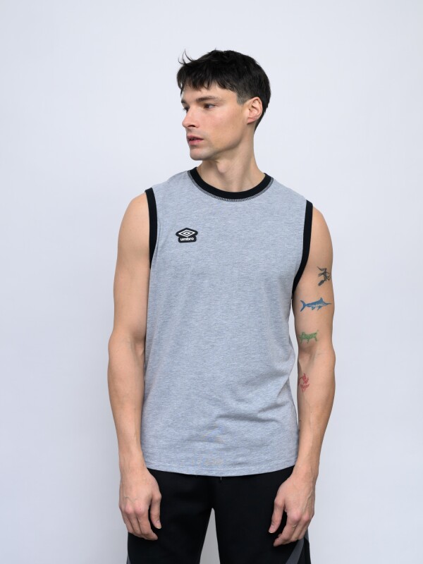 REMERA SIN MANGAS RUB Umbro Hombre 5m2