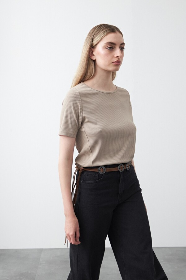 REMERA MIYASAKI Tostado