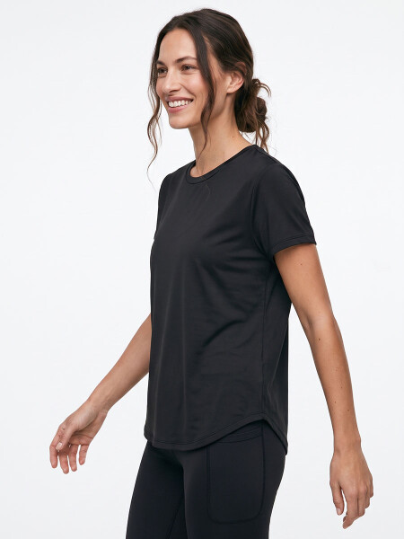 REMERA GENEVRA NEGRO.