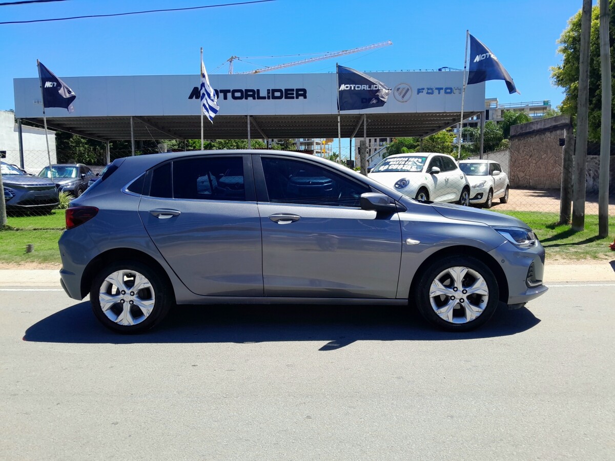 Chevrolet Onix Premier 1.0T AT| Permuta / Financia Chevrolet Onix Premier 1.0T AT| Permuta / Financia