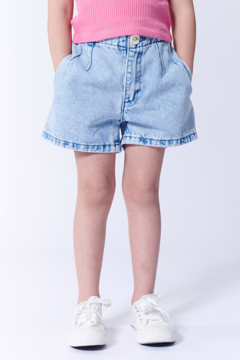 Short Jean Con Pinzas Celeste