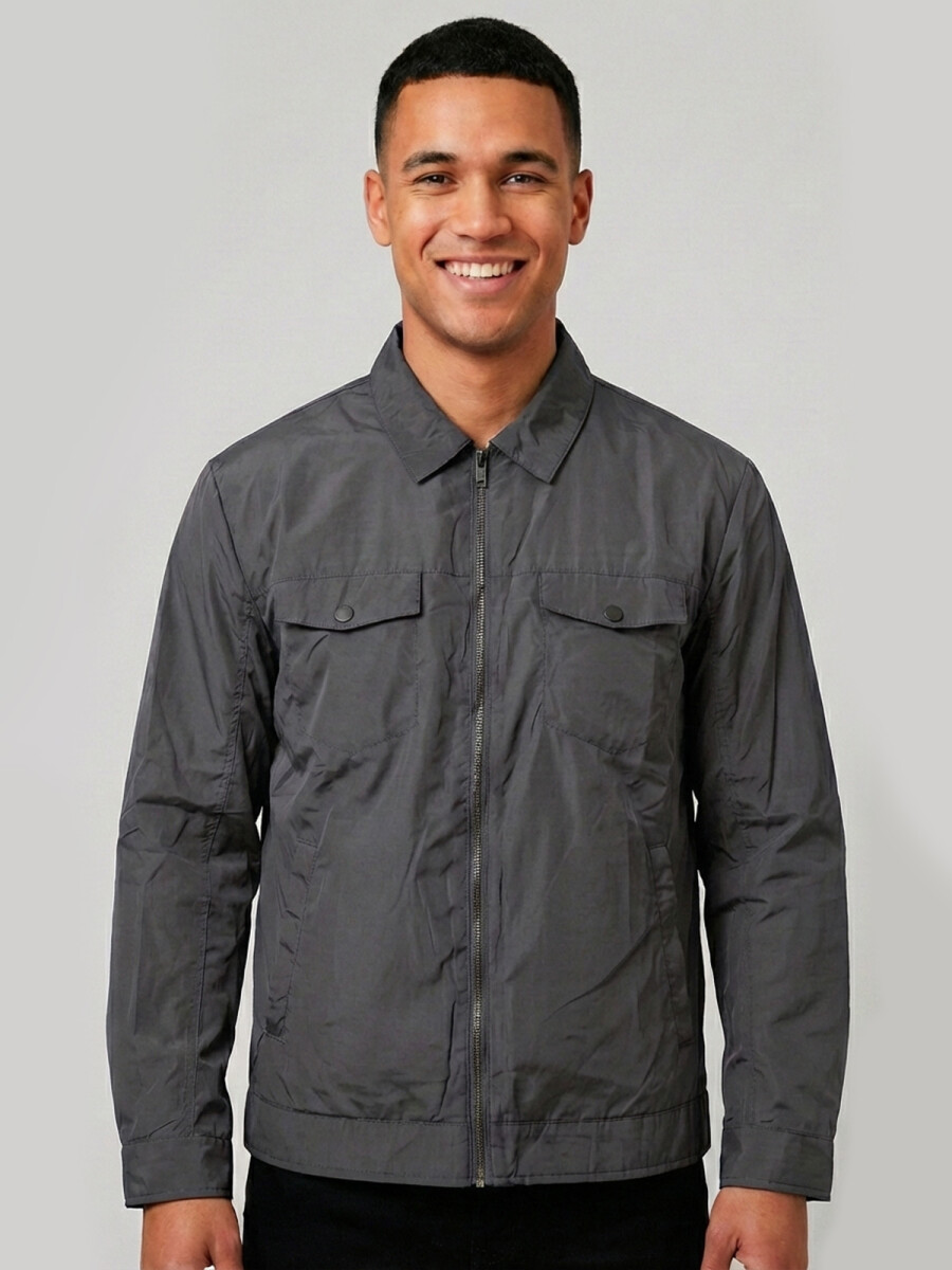 CAMPERA DE NYLON CITY - GRIS 