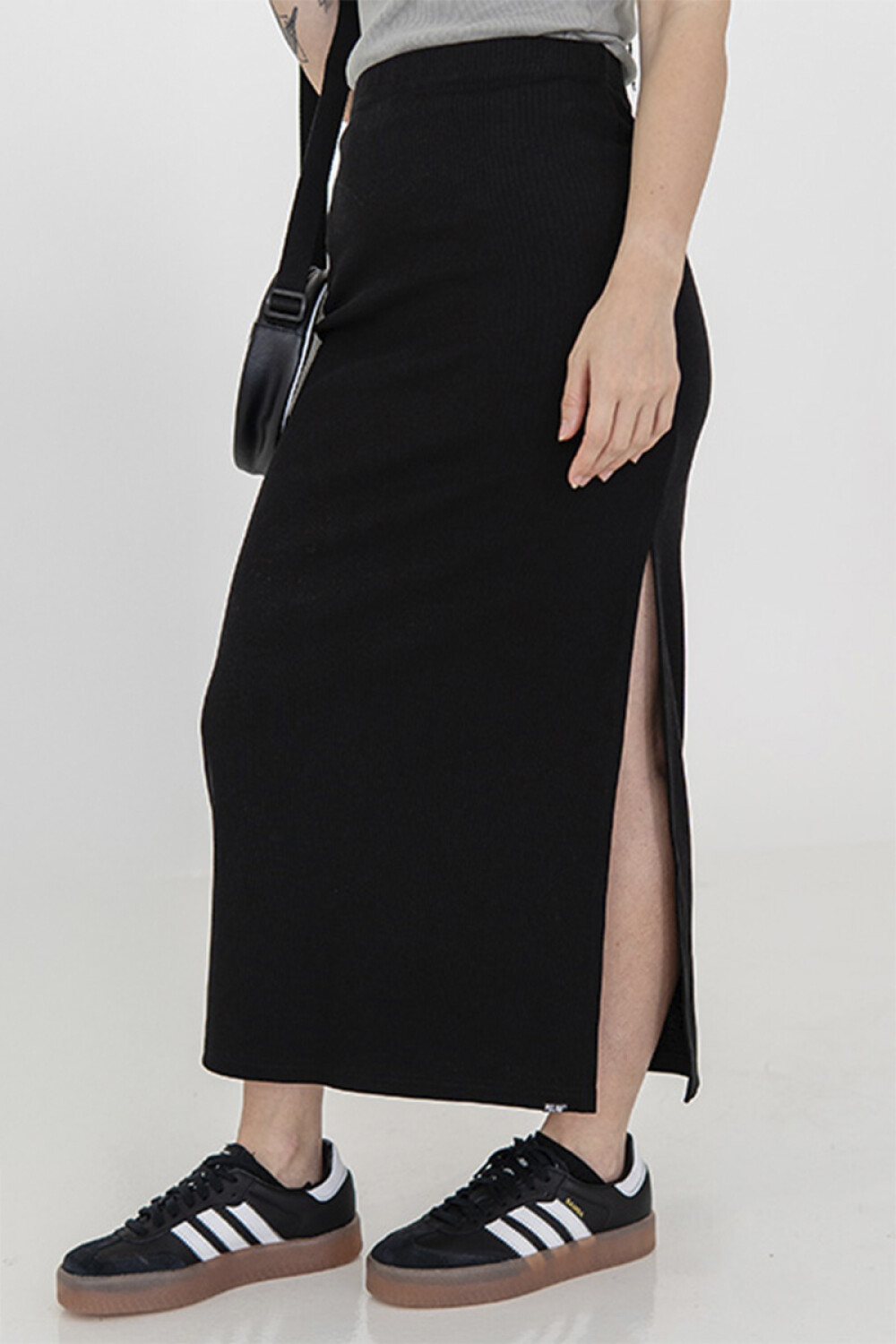 Falda Pulau Shady Negro