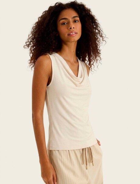 MUSCULOSA CON CUELLO DRAPEADO BEIGE