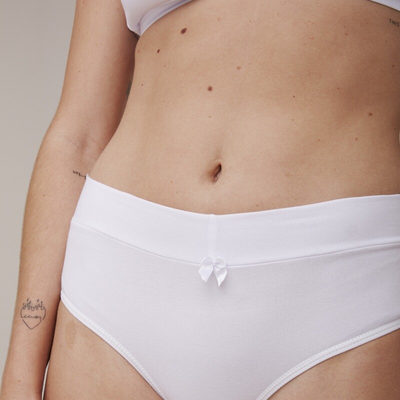 KIT COM 3 CALCINHAS FEM SURTIDO