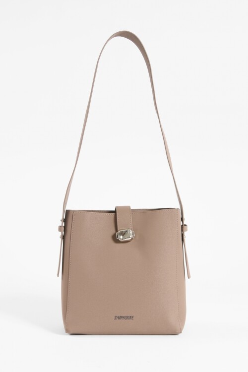 Cartera bandolera con hebilla marrón