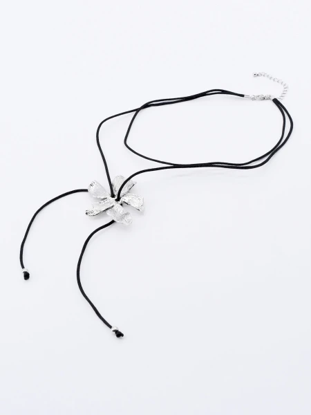 CHOKER FLOR PLATEADO