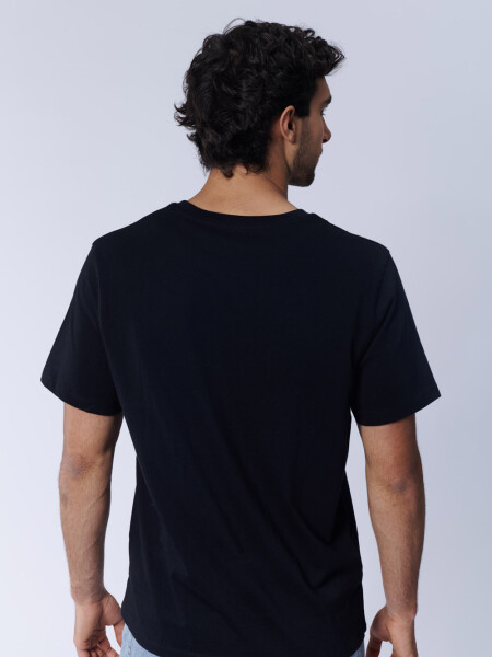 Remera Parche Negro