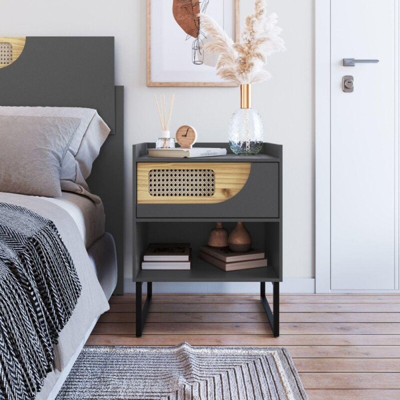 Mesa de Luz un cajon Grafito detalle Madera clara y rattan Mesa de Luz un cajon Grafito detalle Madera clara y rattan