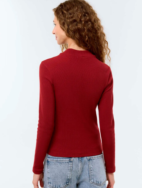 BLUSA DE CUELLO ALTO ACANALADO ROJO