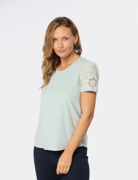 REMERA BRODERIE LISA Verde