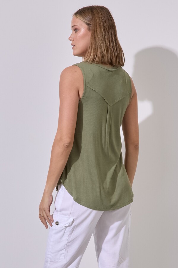 Musculosa Botones OLIVA