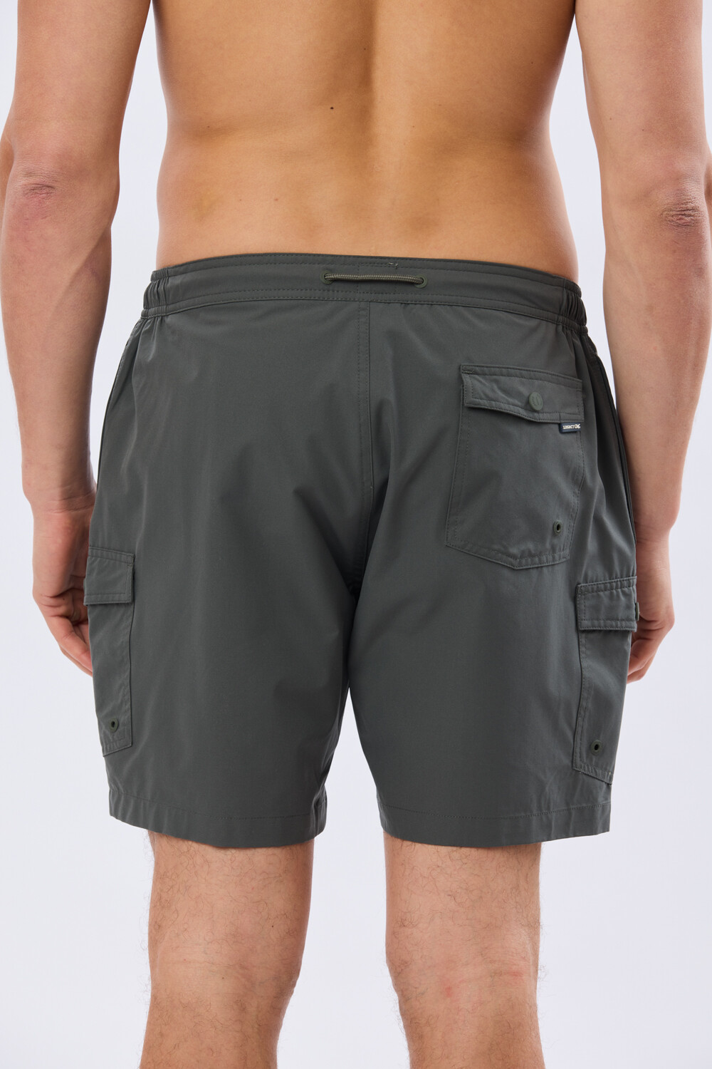 SHORT CARGO DE BAÑO LISO Verde