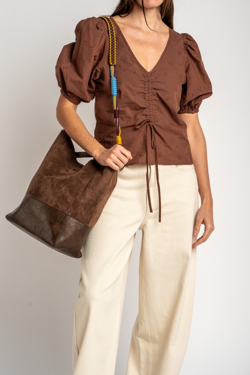 Blusa Bordada Frunces Mocha