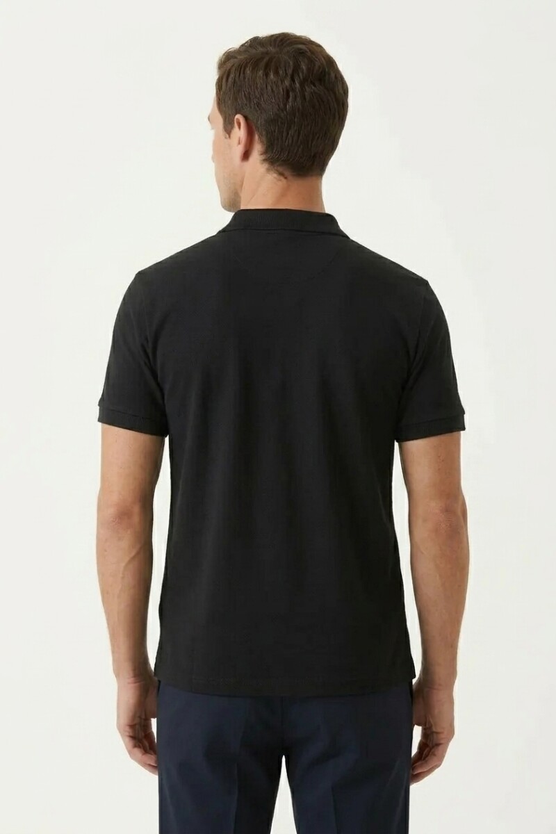 Remera m/c polo basica NEGRO
