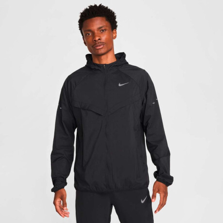 Campera Nike Uv Rpl Stride de Hombre Negro