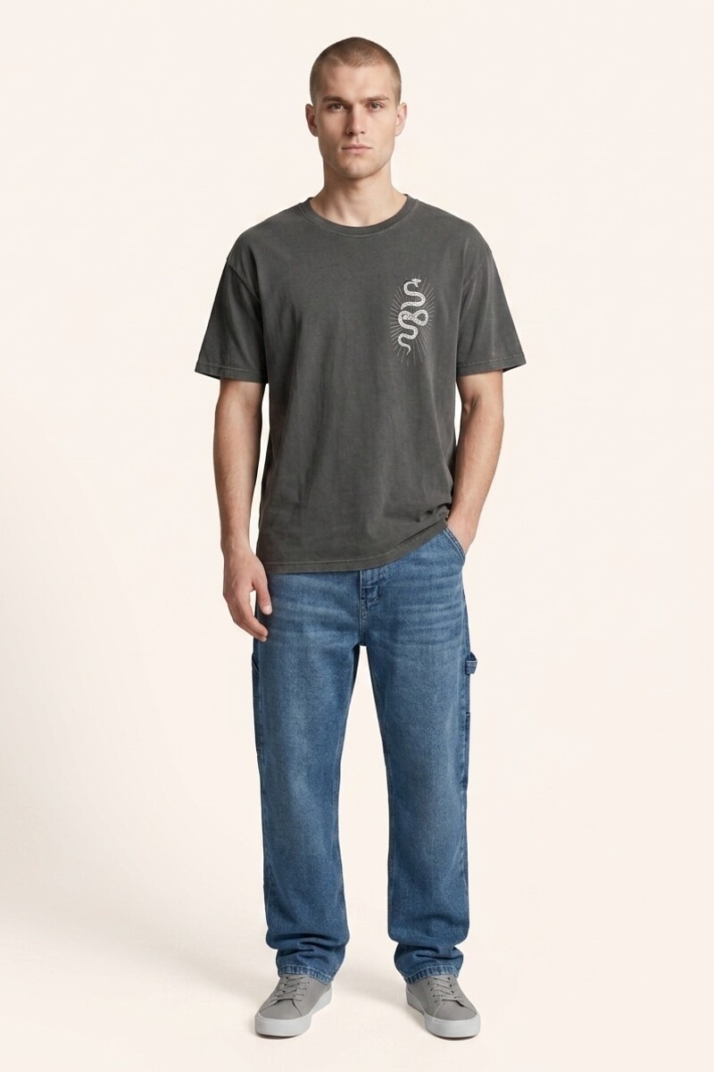 REMERA SERPIENTE OVER TEE U-negro2