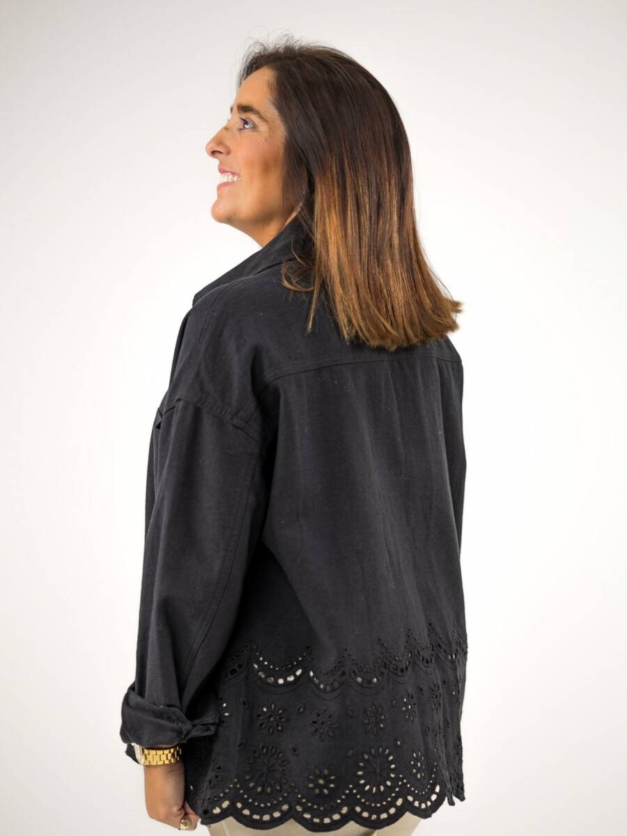 Chaqueta de Jean con broderie abajo Negra