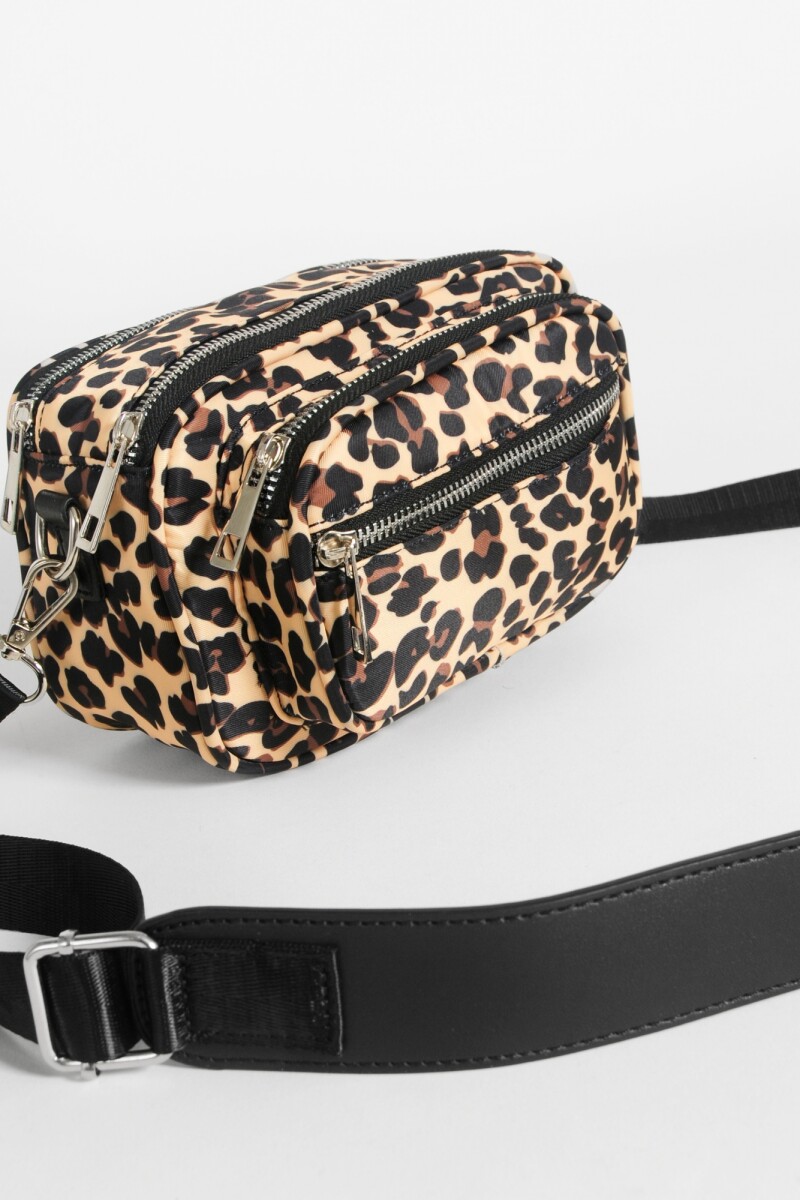 Bandolera con bolsillos animal print