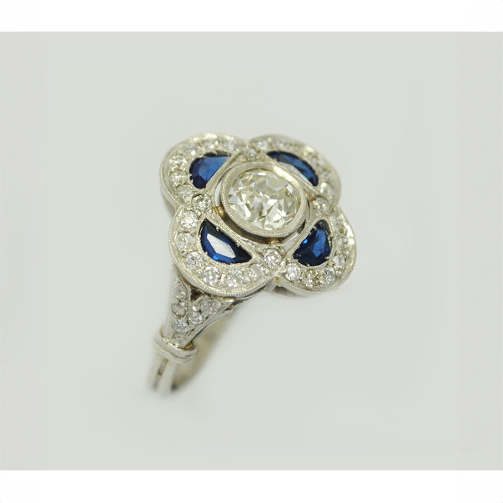 Anillo Platino Con Brillantes Y Zafiros Sintéticos Anillo Platino Con Brillantes Y Zafiros Sintéticos