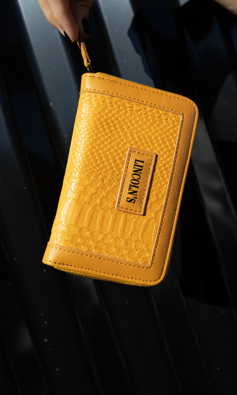 BILLETERA MADRESELVA MOSTAZA