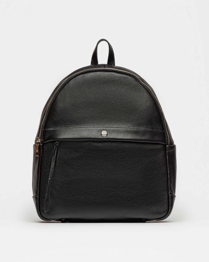 Mochila Urban En Cuero Liso Satinado Negro