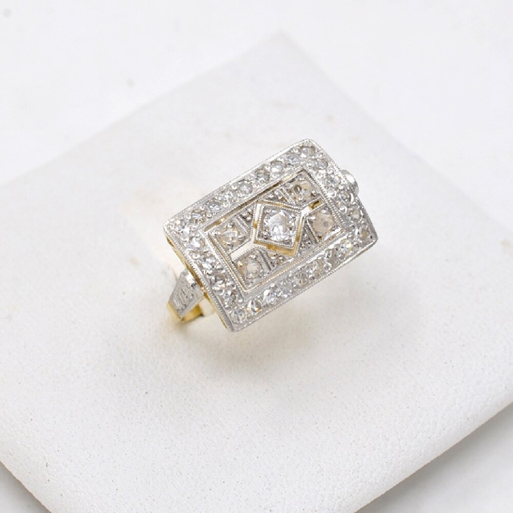 Anillo , Estilo Antiguo, En Platino, Oro 18K Y Brillantes Anillo , Estilo Antiguo, En Platino, Oro 18K Y Brillantes