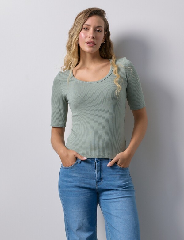 Remera Basica Ribs VERDE
