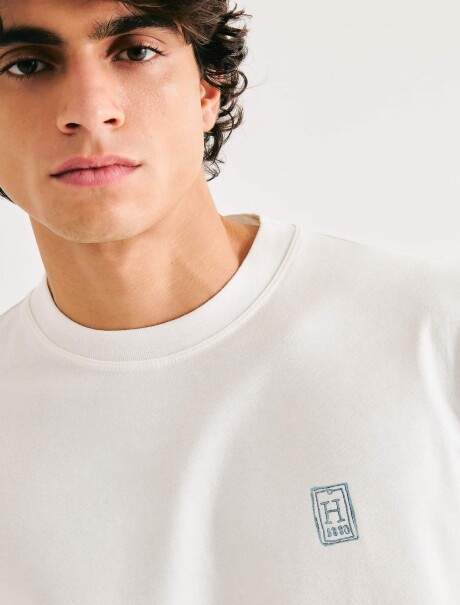 CAMISETA CON ESTAMPA MODELO REGULAR BLANCO