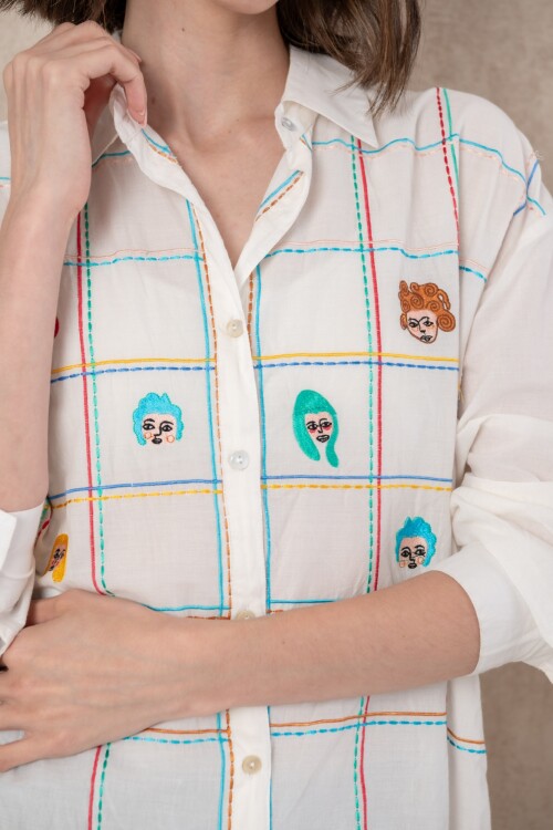 Camisa bordada Camisa bordada