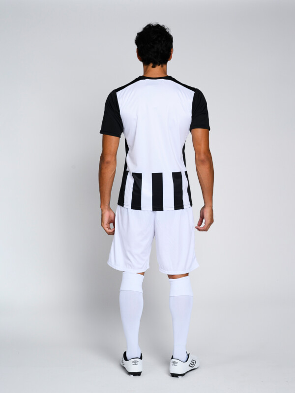 Equipo de futbol express Umbro Hombre F29