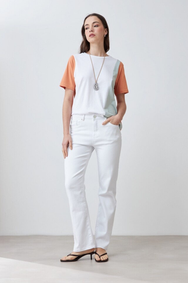 Remera color block blanco