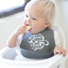 Babero de silicona con bolsillo Be Kind