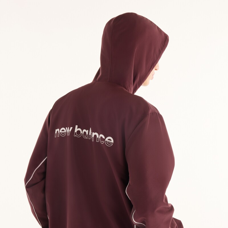 Campera Lifestyle New Balance de Hombre Trackside MJ62Y8SJYL BORDEAUX