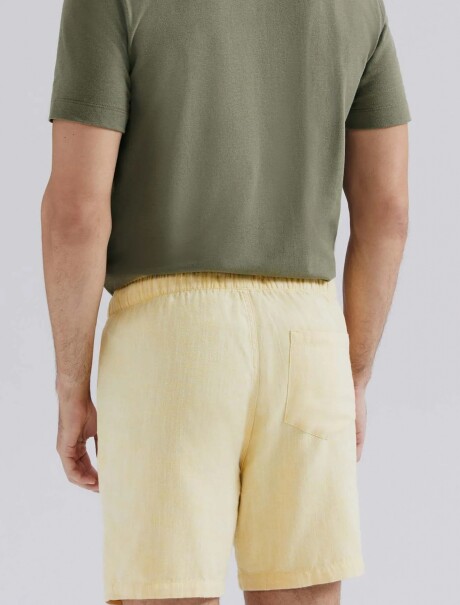 BERMUDA CON TELA TEXTURIZADA AMARILLO