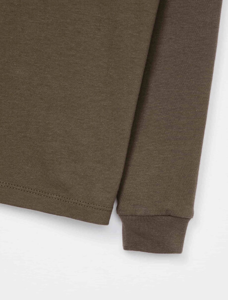 CAMISETA BÁSICA UNISSEX INFANTIL MARRÓN