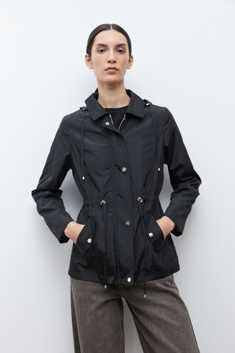 Campera impermeable capucha desmontable negro