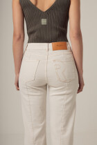 Linn Off White