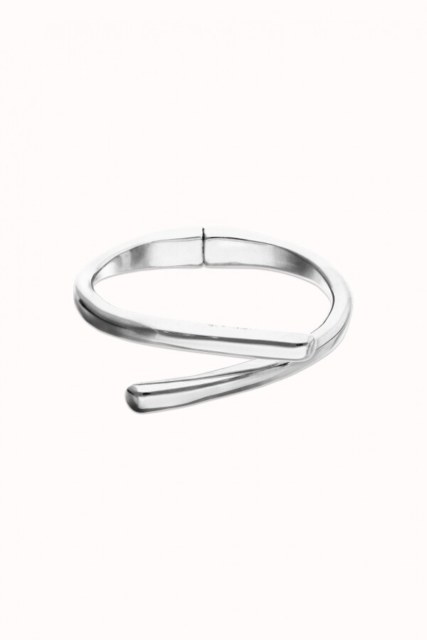 PULSERA DE ALEACIÓN DE METALES BAÑADA EN PLATA DE LEY CON FORMA DE TUBOS Pulsera